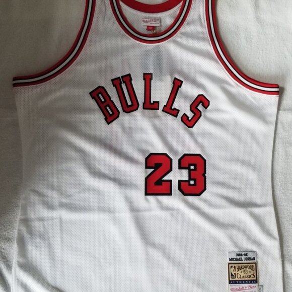 Men's Mitchell & Ness Michael Jordan White Chicago Bulls Rookie Authentic Jersey - Picture 4 of 11